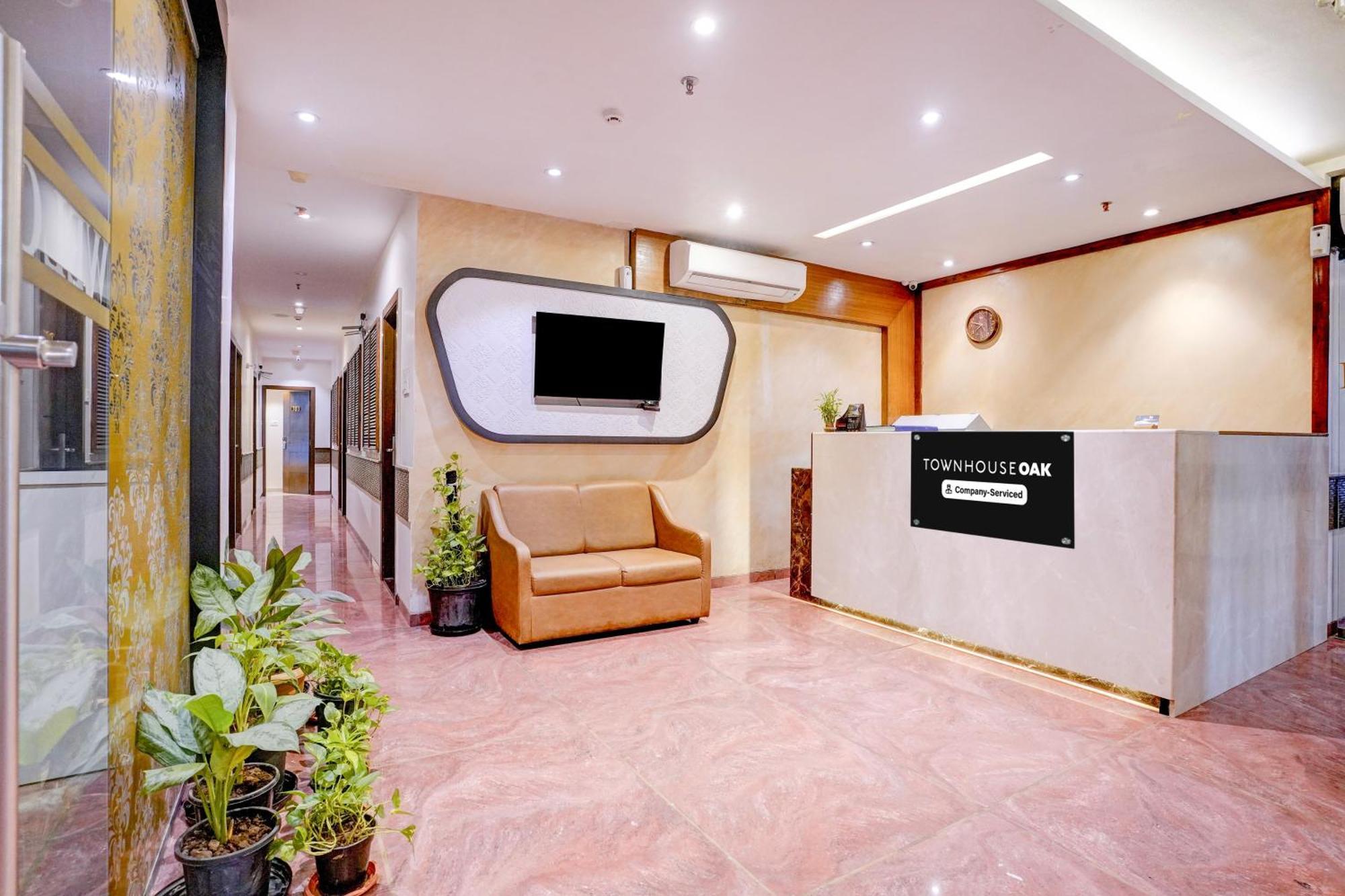 Super Townhouse Oak Times Square Le Western Hotel 3*