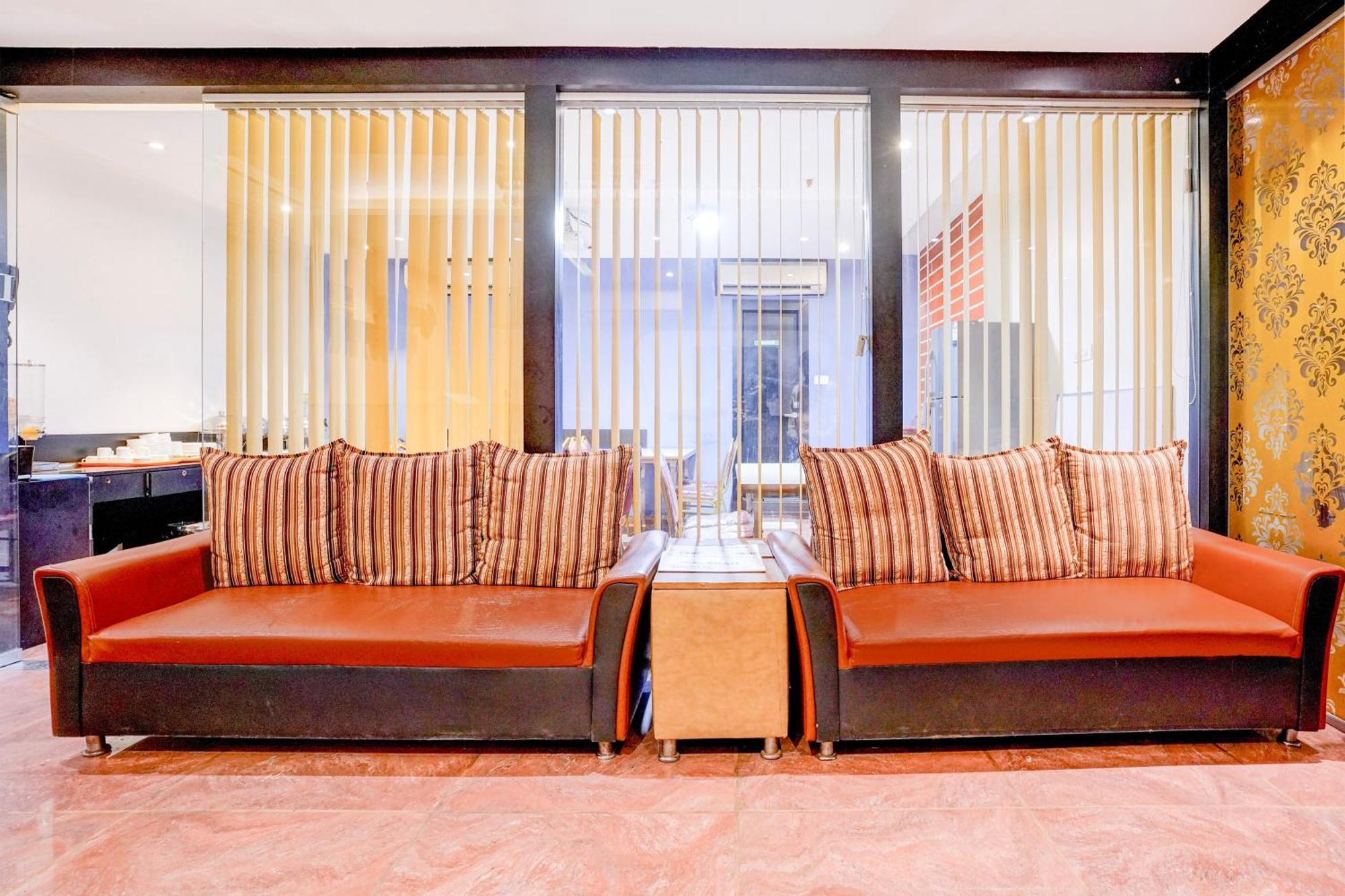 Super Townhouse Oak Times Square Le Western Hotel